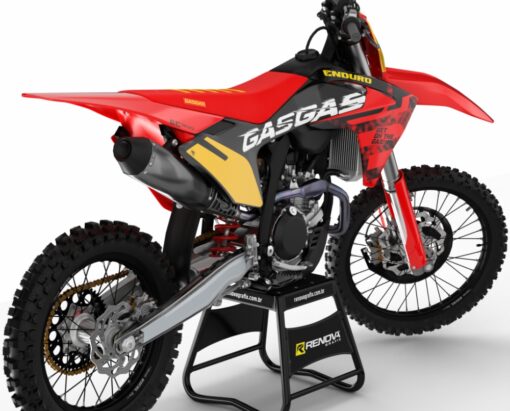 Kit gráfico GasGas EC 300 EnduroGP 2025 – design exclusivo da Renova Grafix com cores vibrantes, acabamento premium e resistência máxima para trilha e enduro. Adesivos personalizados de alta qualidade que elevam o visual da moto para um nível profissional.