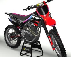 Moto Honda CRF 250F com kit gráfico personalizado Renova Grafix – Ref. H682, estilo moderno em preto, vermelho e detalhes neon, adaptável a diferentes modelos, perfeita para motocross e trilha.
